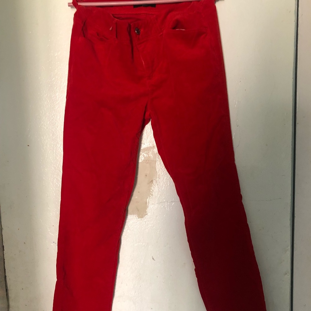 Red velvet Loose fitting pants.